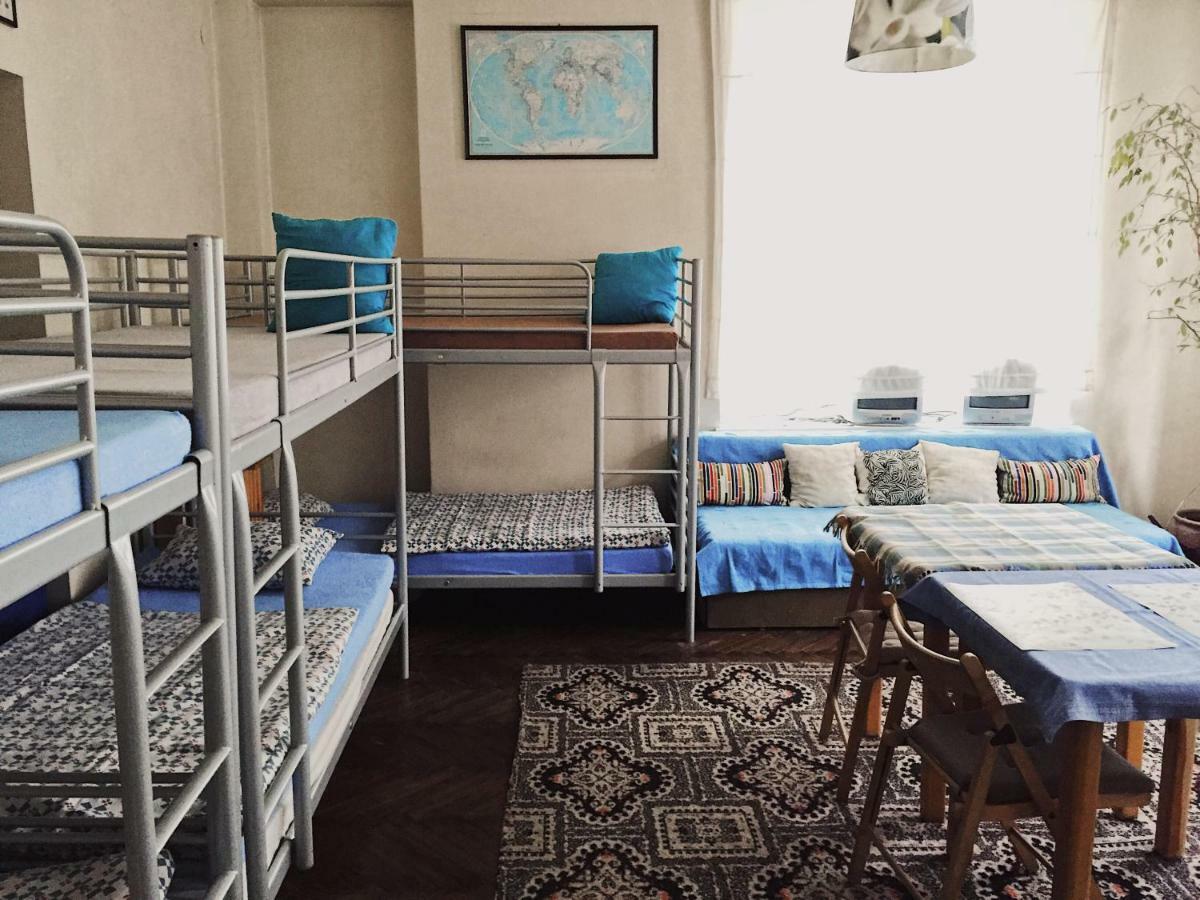 Hostel Aleje 28 Krakau Buitenkant foto