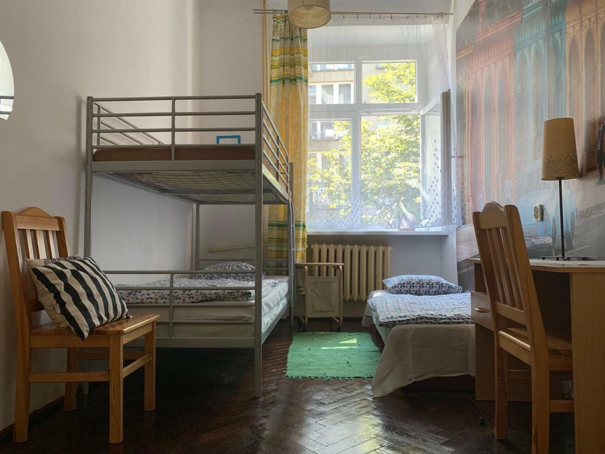 Hostel Aleje 28 Krakau Buitenkant foto